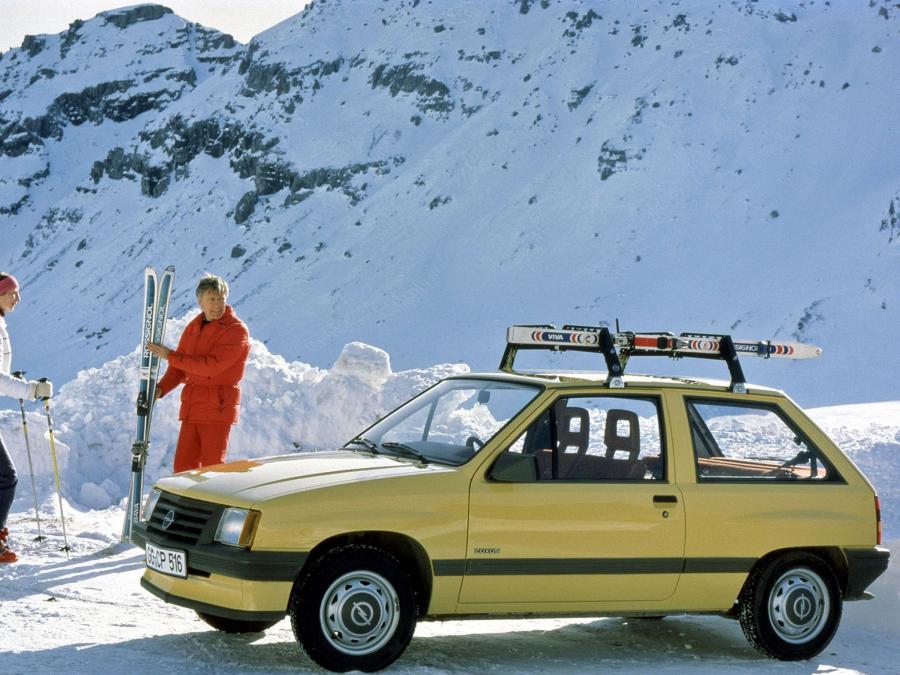  Opel Corsa 1982 года  (фото 3 из 12)